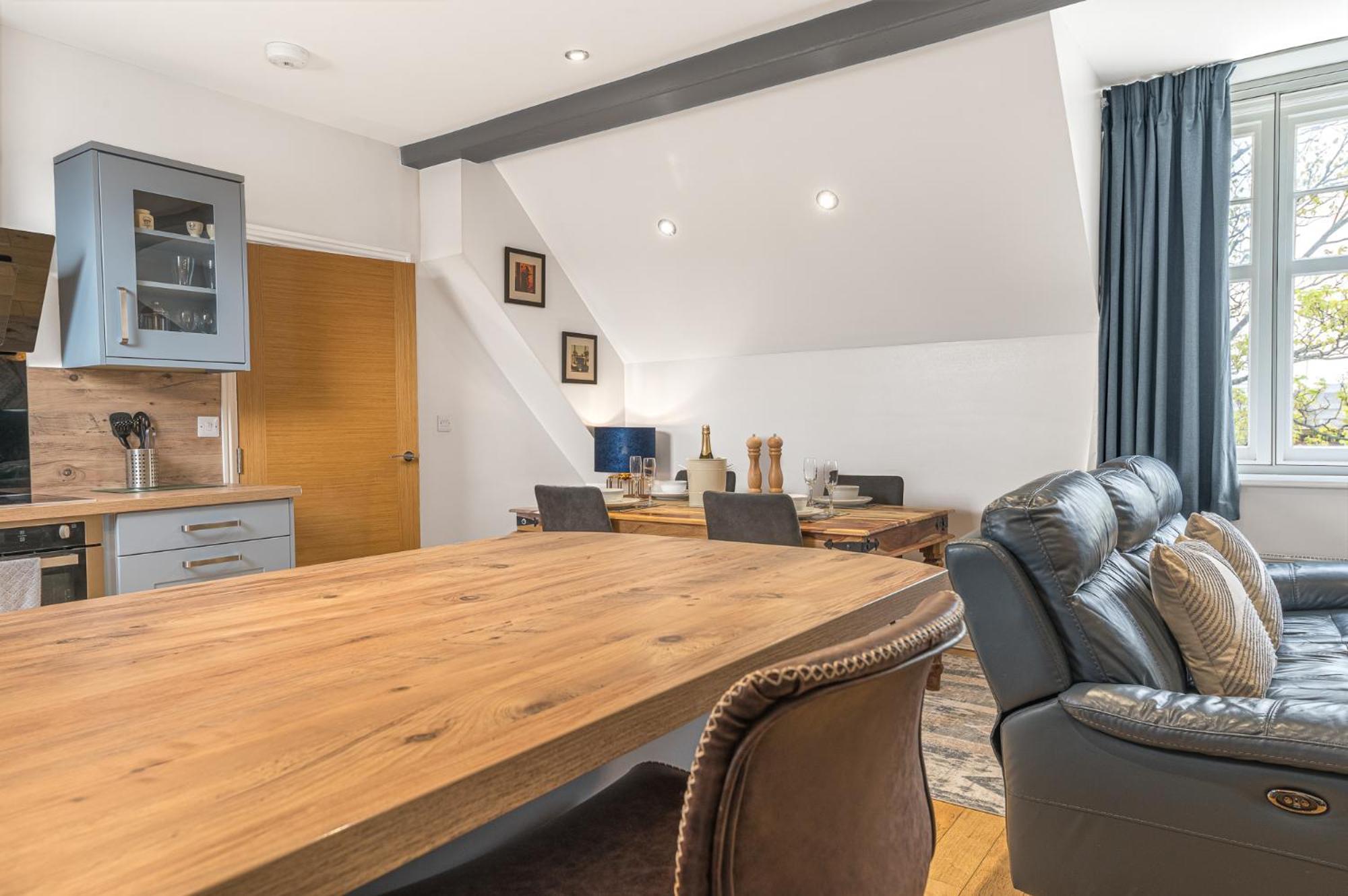 Abbey Apartments Modern Aparthotel For Tourists & Professionals 배로우인퍼니스 외부 사진