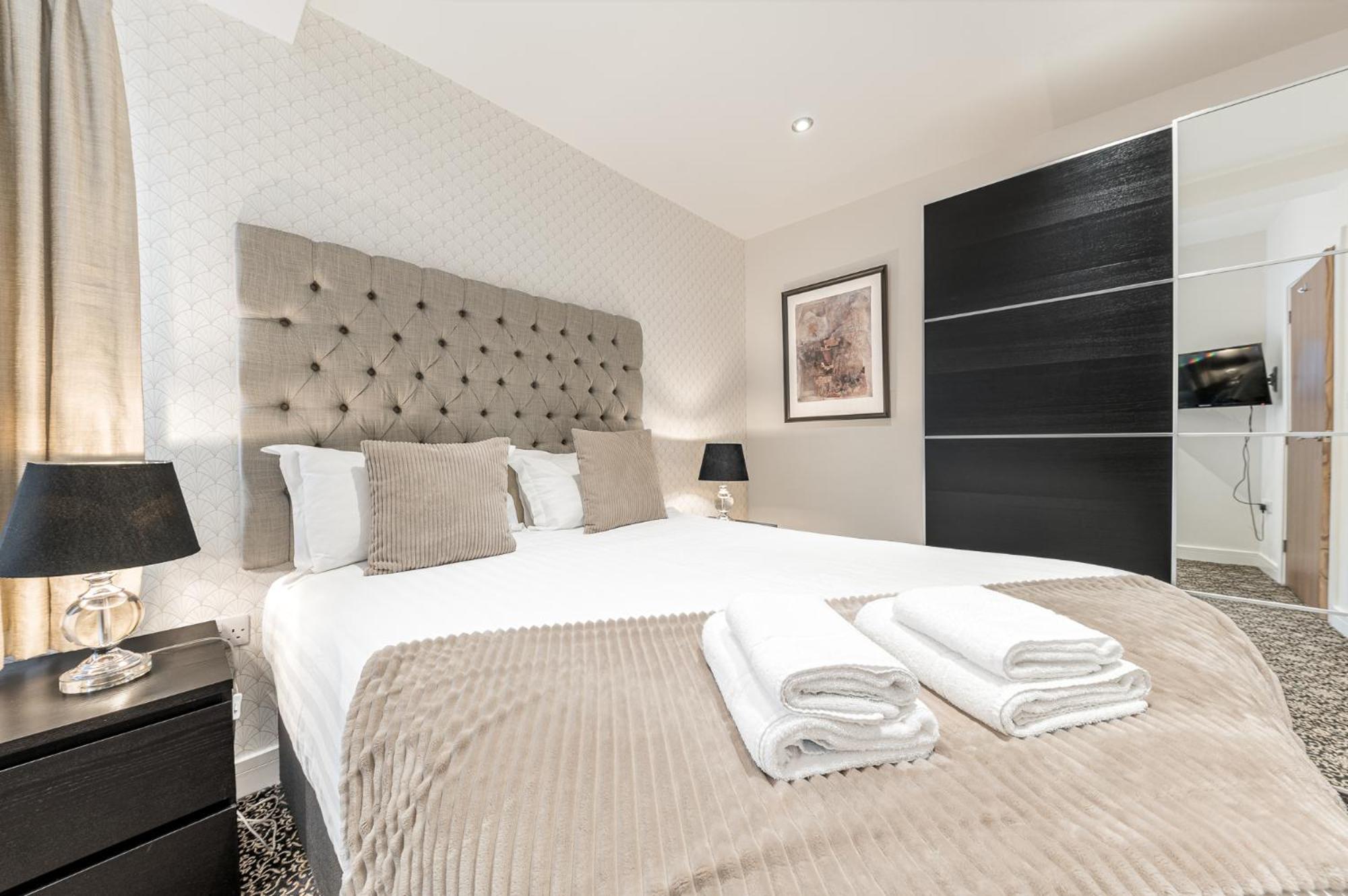Abbey Apartments Modern Aparthotel For Tourists & Professionals 배로우인퍼니스 객실 사진