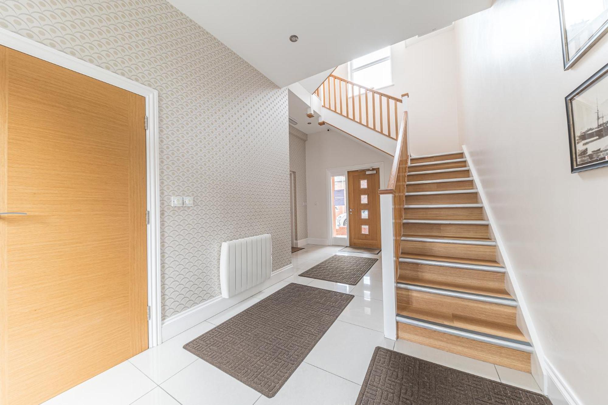 Abbey Apartments Modern Aparthotel For Tourists & Professionals 배로우인퍼니스 외부 사진
