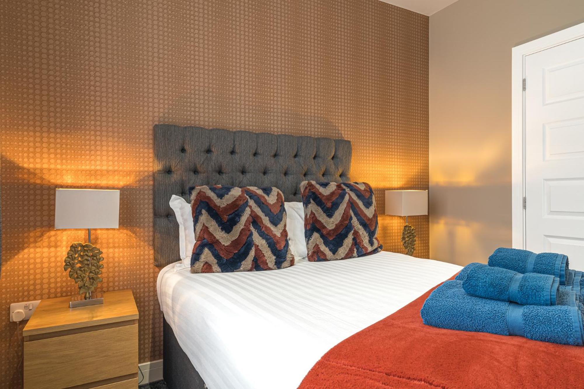 Abbey Apartments Modern Aparthotel For Tourists & Professionals 배로우인퍼니스 외부 사진