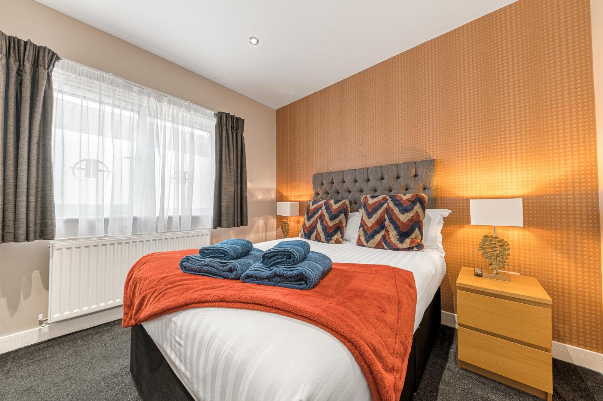 Abbey Apartments Modern Aparthotel For Tourists & Professionals 배로우인퍼니스 외부 사진