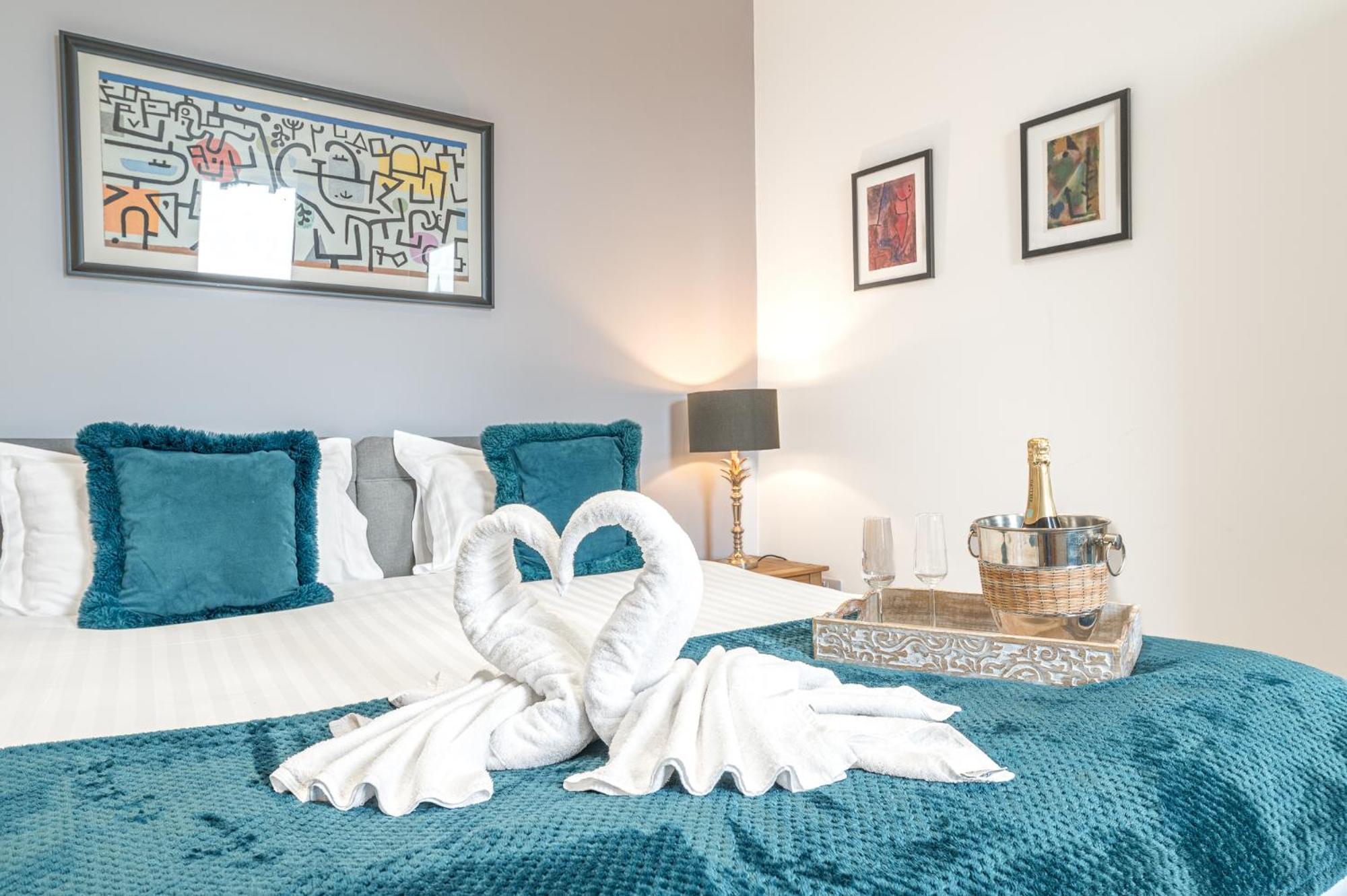 Abbey Apartments Modern Aparthotel For Tourists & Professionals 배로우인퍼니스 외부 사진