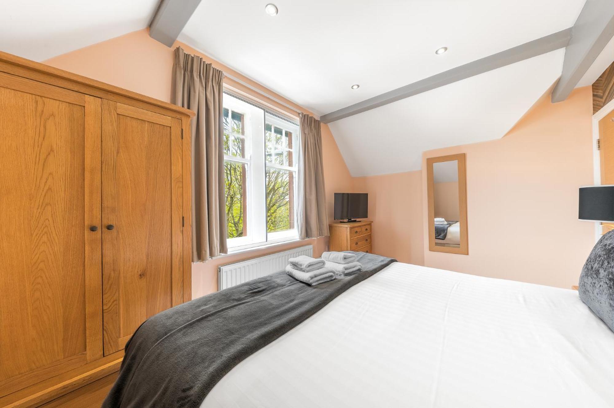 Abbey Apartments Modern Aparthotel For Tourists & Professionals 배로우인퍼니스 객실 사진